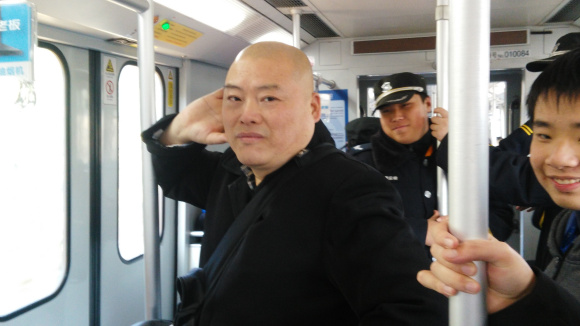百度胖老师吧上海市公 安局轨道交通分局石宇玉老师求救 抖音快手百度贴吧百科图片视频知道搜索上海胖老师或 ...