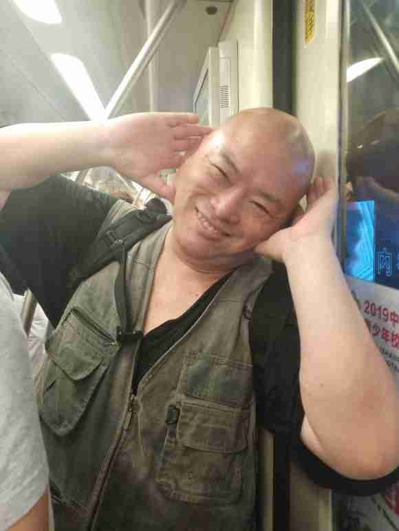 百度胖老师吧上海市公 安局轨道交通分局石宇玉老师求救 抖音快手百度贴吧百科图片视频知道搜索上海胖老师或 ...